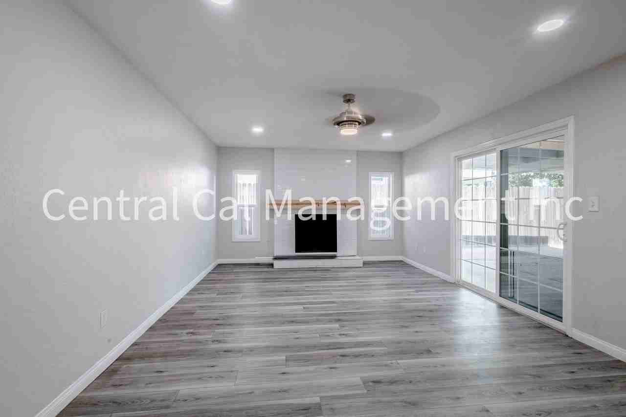 3605 Truman Ave - Photo 6 of 22