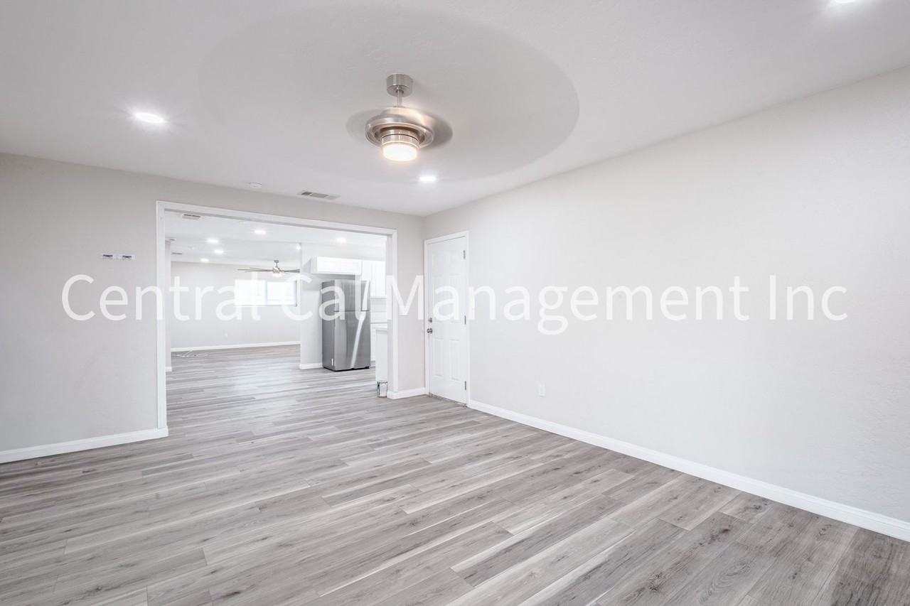 3605 Truman Ave - Photo 7 of 22