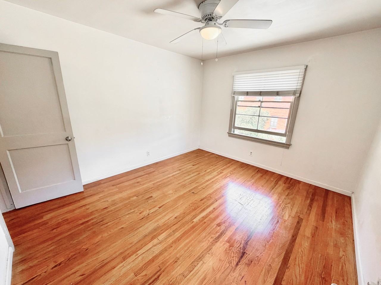 Beachwood Canyon Gem - Photo 2 of 27