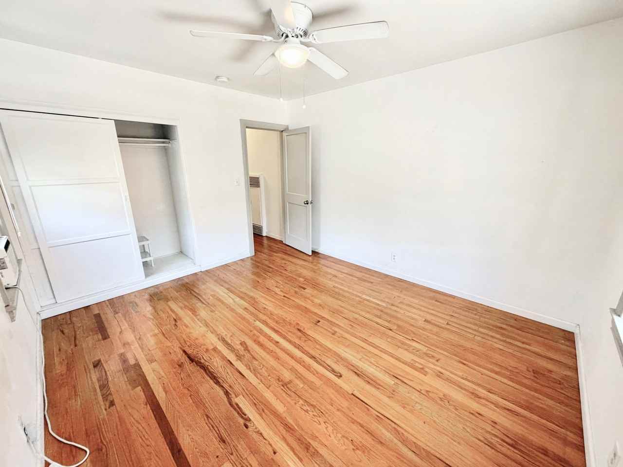 Beachwood Canyon Gem - Photo 3 of 27