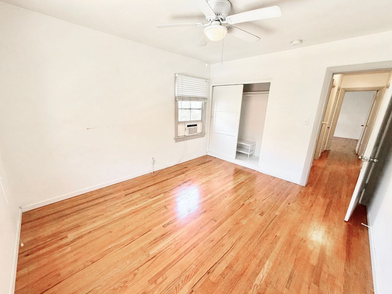 Beachwood Canyon Gem - Photo 4 of 27