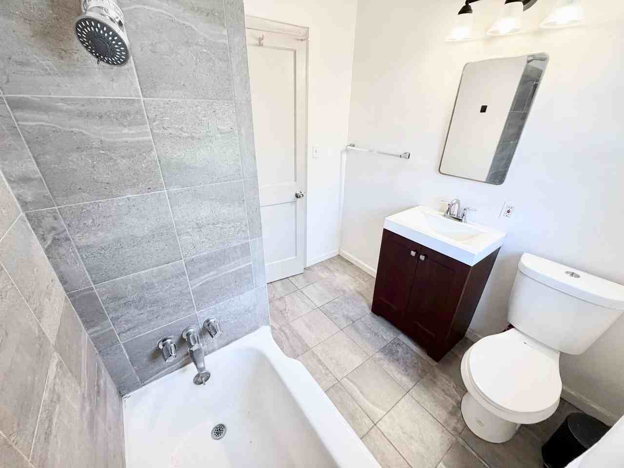 Beachwood Canyon Gem - Photo 7 of 27