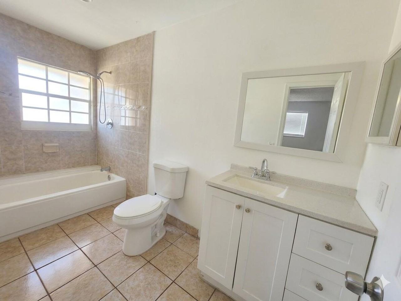7931 Sw 7th Pl #7931 - Photo 6 of 9