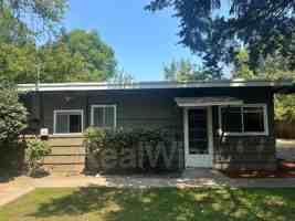 featured image of 940 Se N St