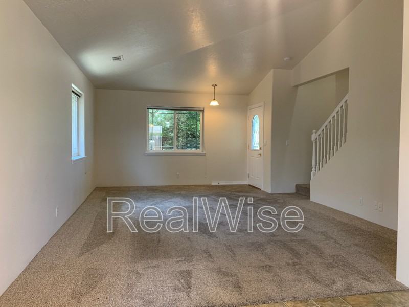 1675 George Tweed Blvd - Photo 3 of 17