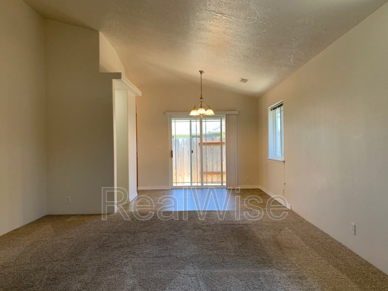 1675 George Tweed Blvd - Photo 4 of 17