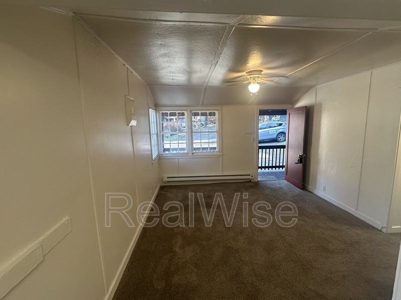 4550 Rogue River Hwy #06 - Photo 7 of 18