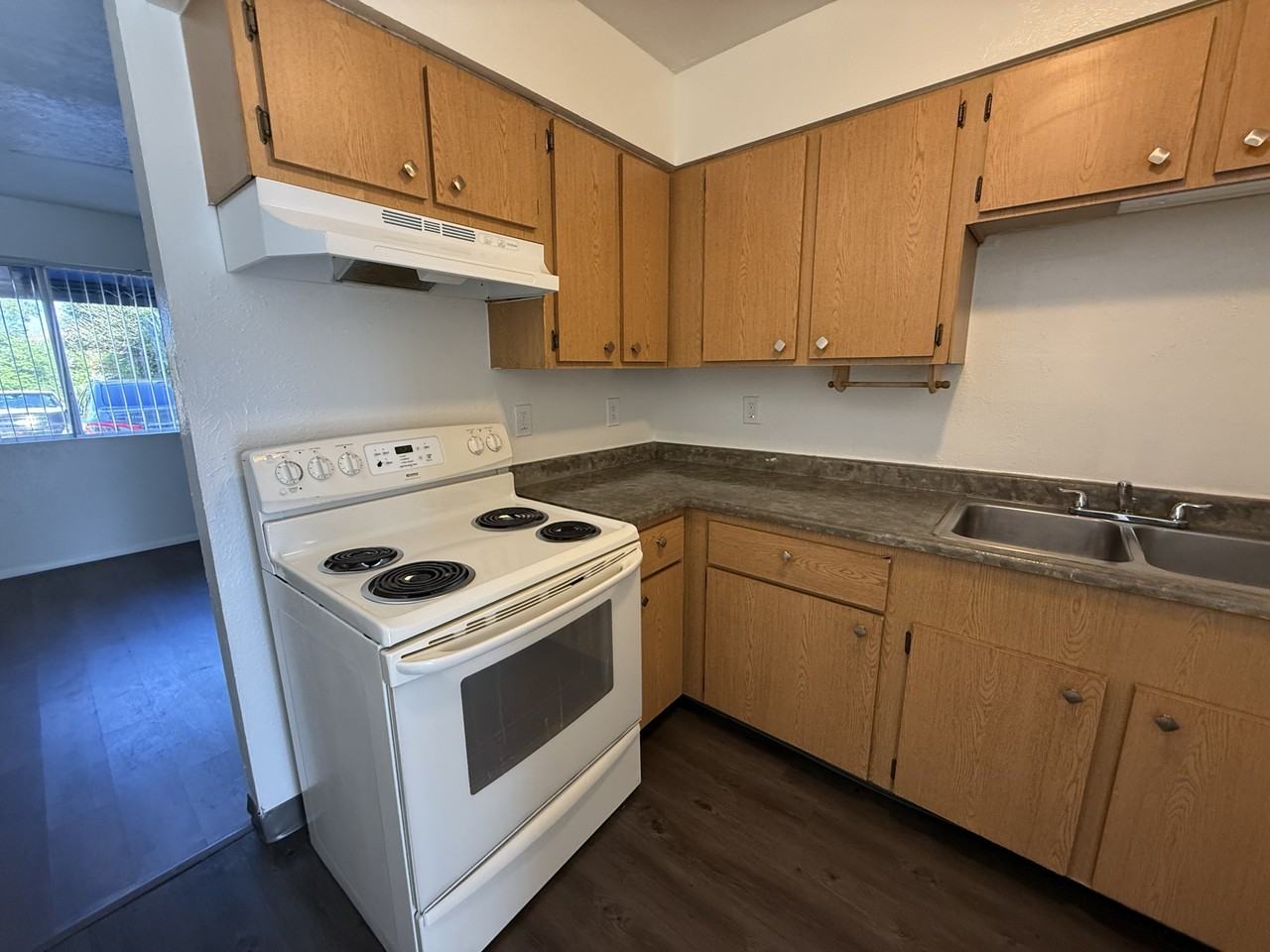 612 Morris St Ne - Photo 6 of 30