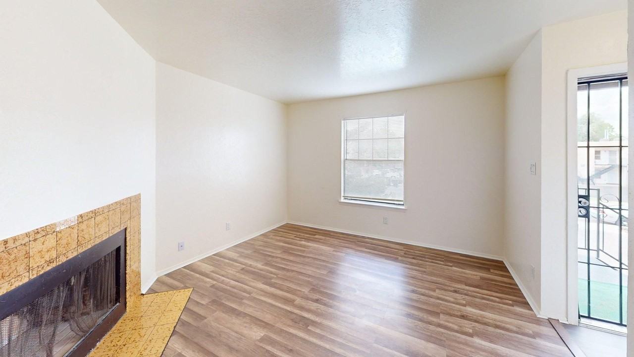 1010 Meadowlark Ct Se - Photo 6 of 23