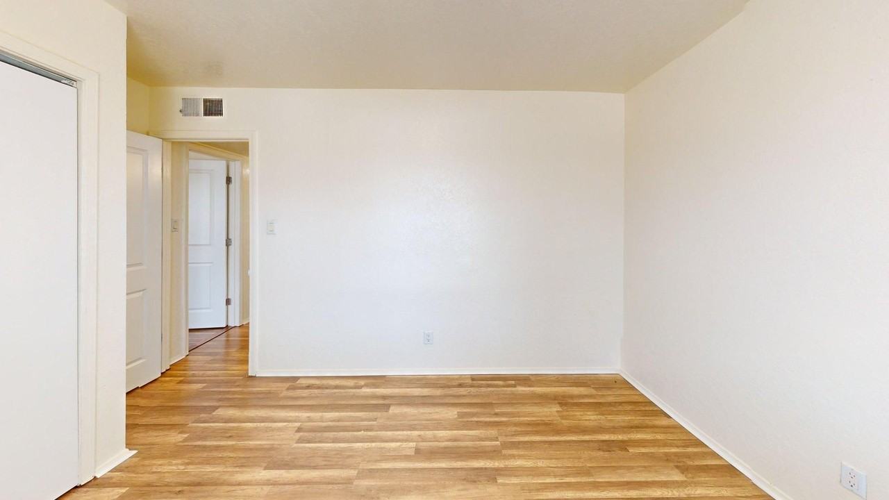 1010 Meadowlark Ct Se - Photo 7 of 23