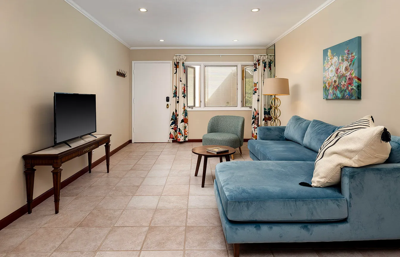 126 W Calle Crespis #6 - Photo 2 of 4