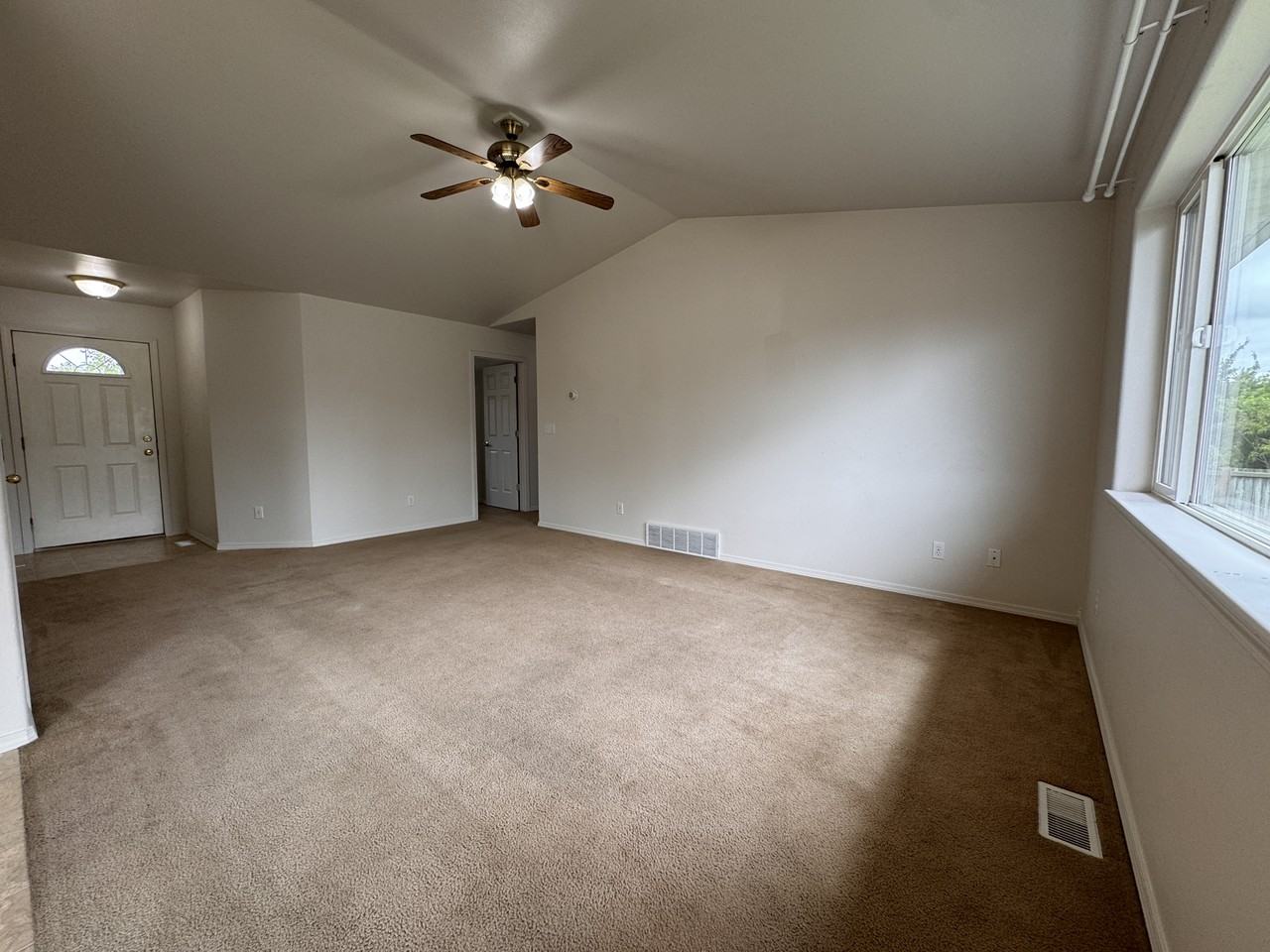 2144 Harlequin Ct - Photo 2 of 7