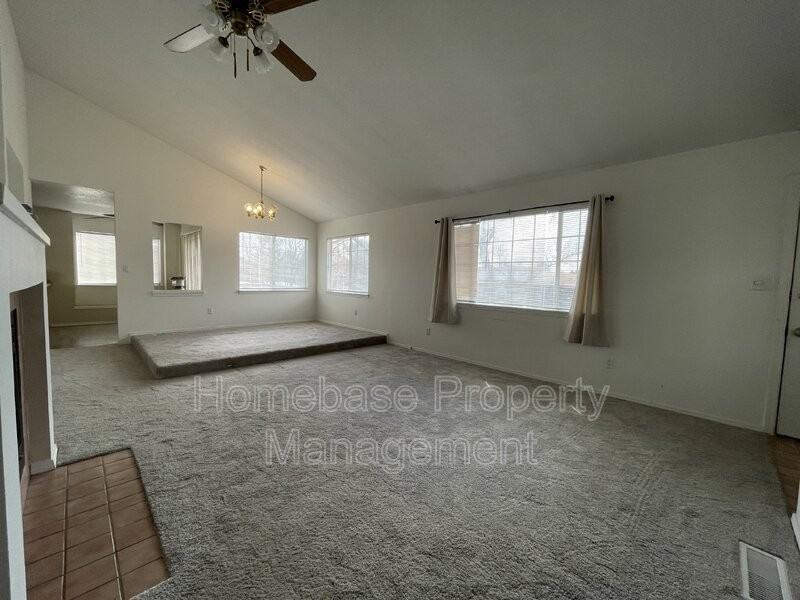 1901 Ranch Dr - Photo 4 of 13