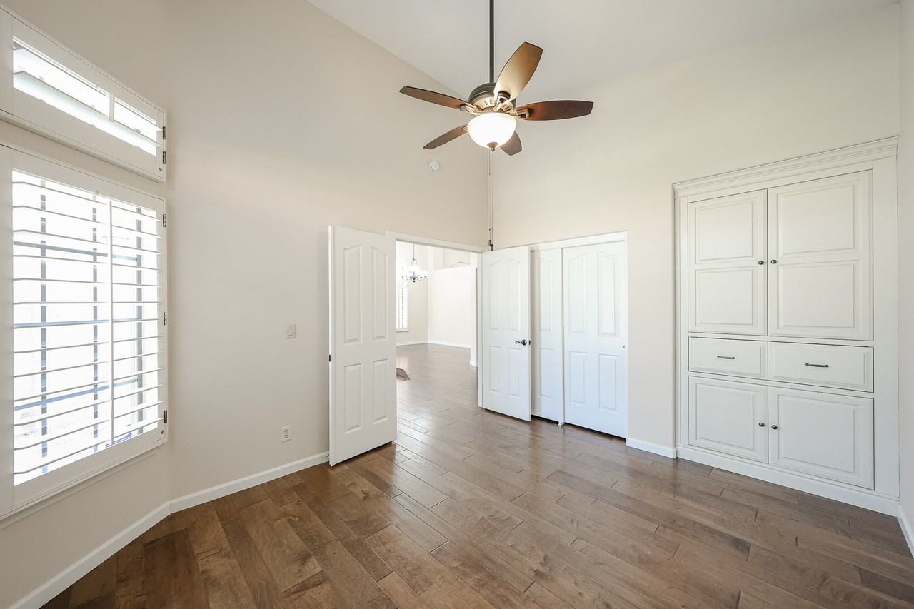 1635 W Wisteria Dr - Photo 7 of 41