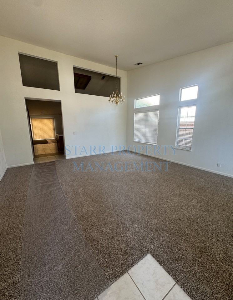 10086 River Falls Cir - Photo 2 of 25