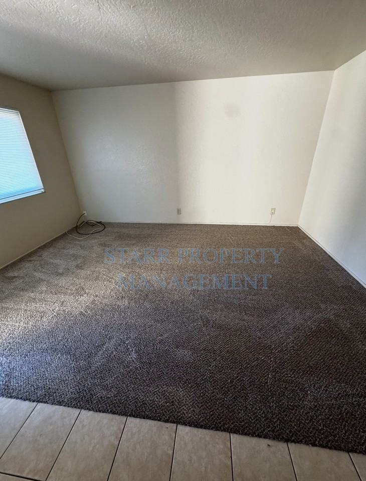 2641 Sumac Ave - Photo 3 of 19