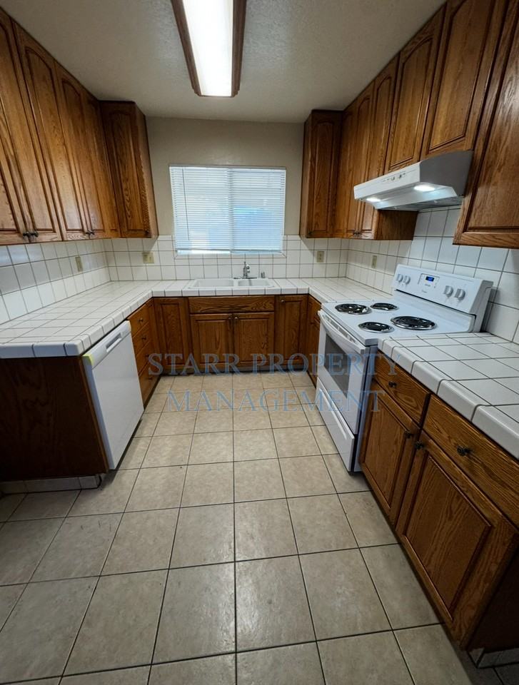 2641 Sumac Ave - Photo 5 of 19