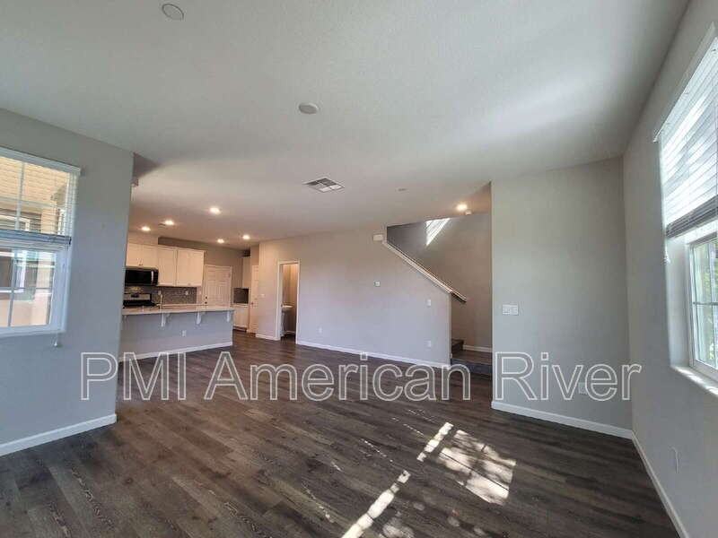 3238 Chelmer Way - Photo 3 of 20
