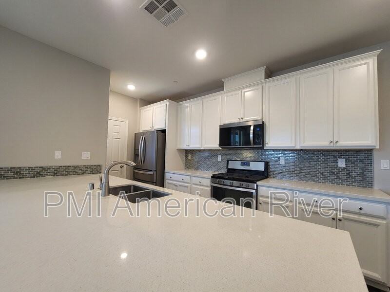 3238 Chelmer Way - Photo 6 of 20
