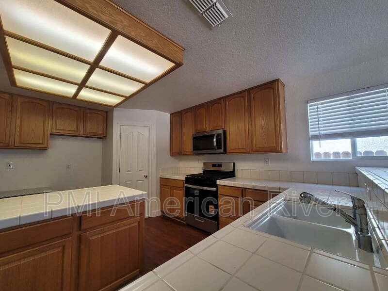 1375 Pintail Way - Photo 7 of 19