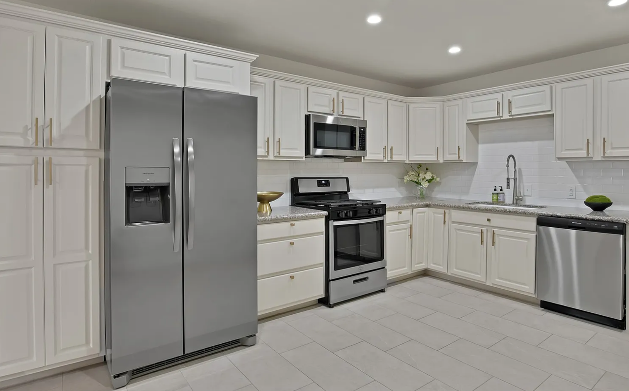 2815 W 8th St - Photo 6 of 18