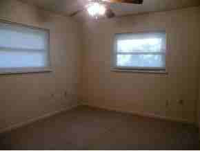 1751 Se 39th St - Photo 5 of 17