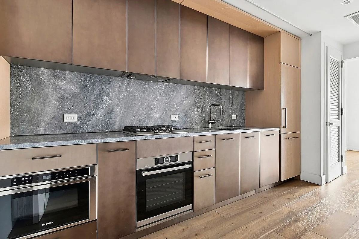 561 Pacific St - Photo 4 of 8