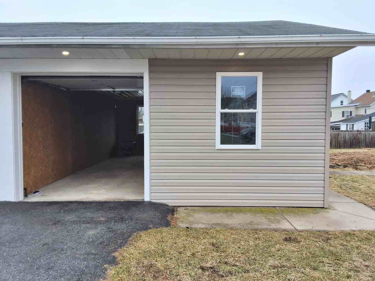 1638 Rothsville Rd - Photo 3 of 8