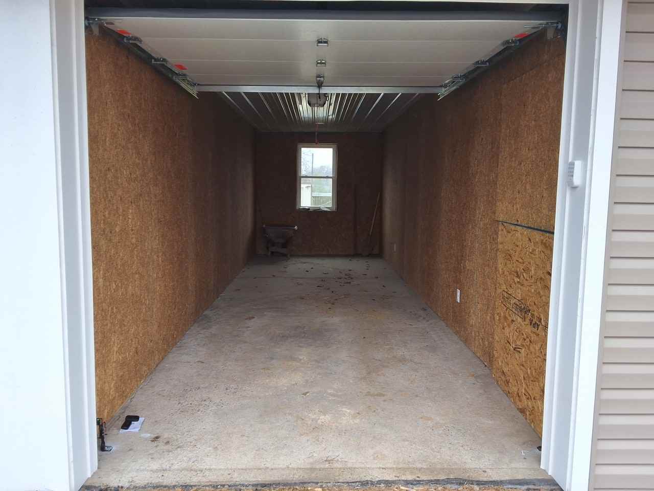 1638 Rothsville Rd - Photo 4 of 8