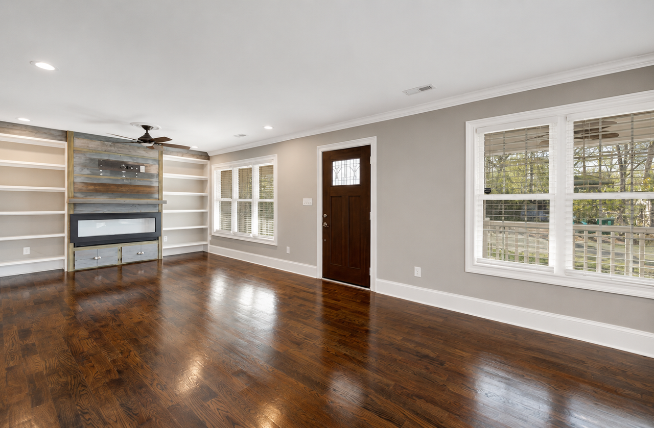 2511 Yadkin Ave - Photo 3 of 16