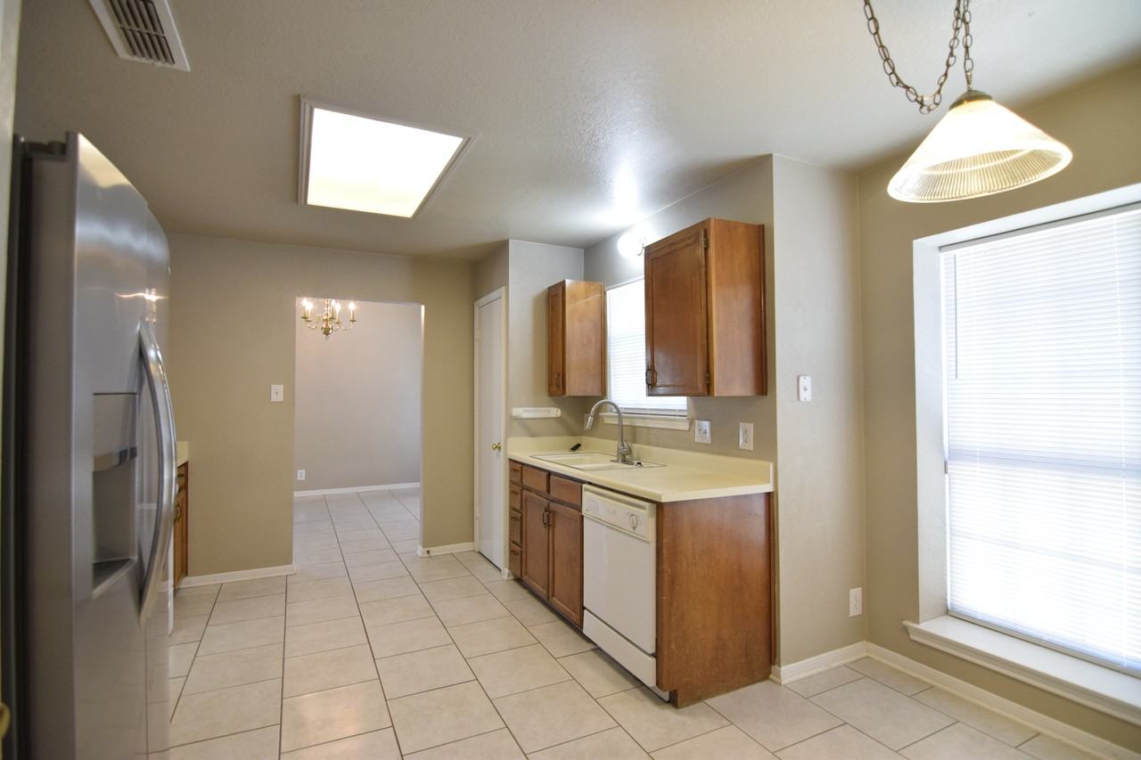 4514 Lone Star Trl - Photo 4 of 18
