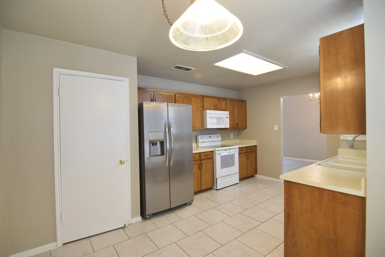 4514 Lone Star Trl - Photo 5 of 18