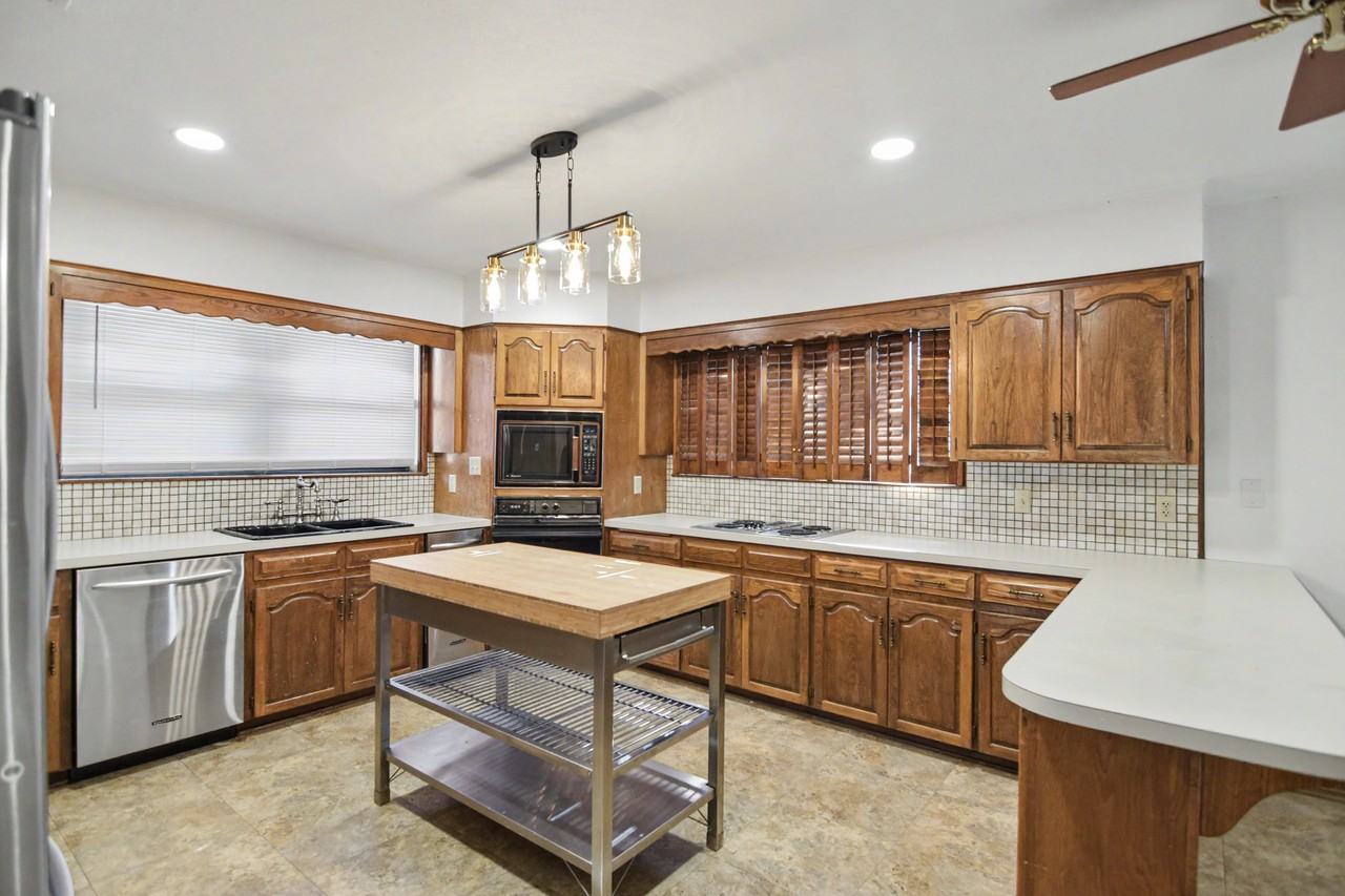 605 Pecos Trl - Photo 5 of 23