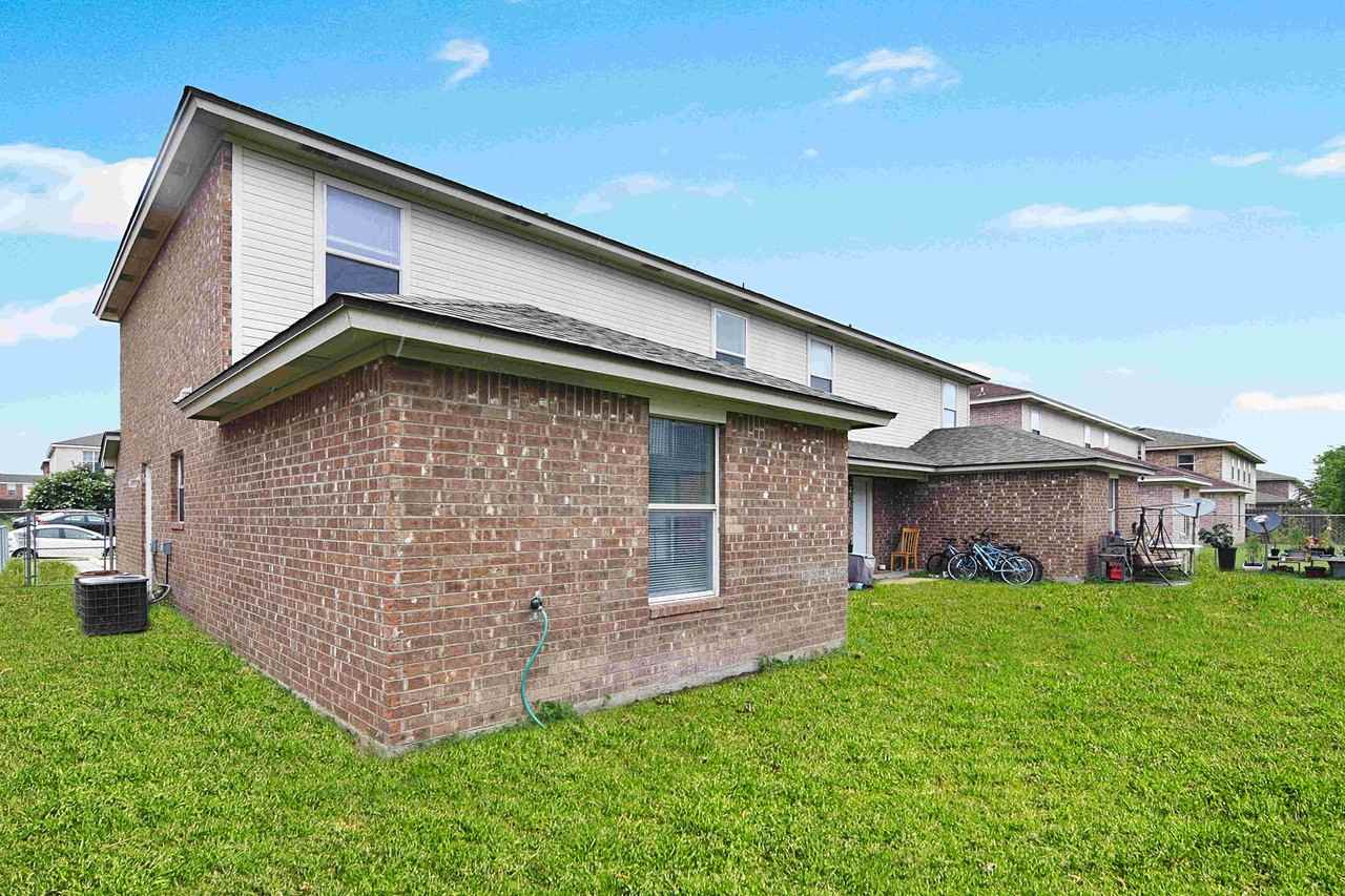 3302 Hereford Ln - Photo 4 of 4