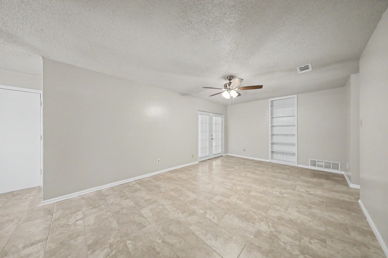 1902 Patricia St - Photo 7 of 23
