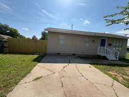 featured image of 1439 Ne 24th St