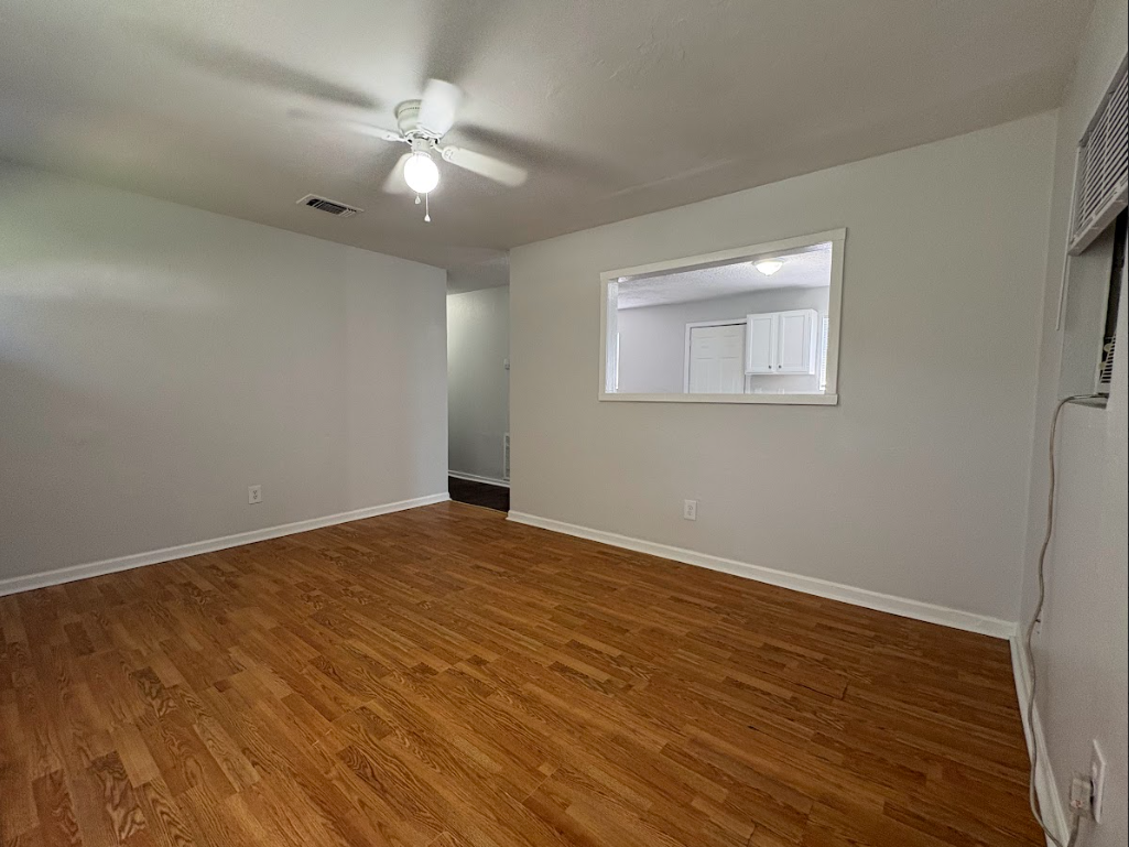 1439 Ne 24th St - Photo 2 of 16
