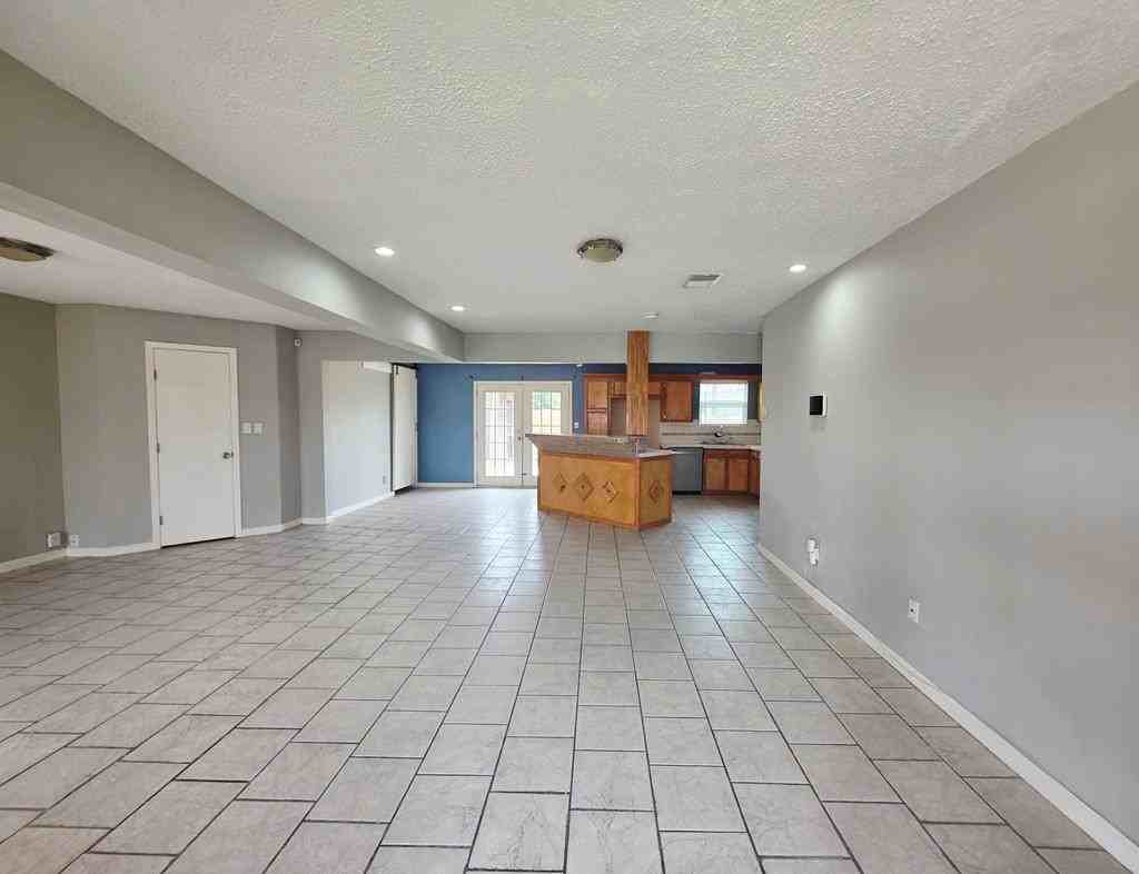 4506 Storey Ave - Photo 2 of 9