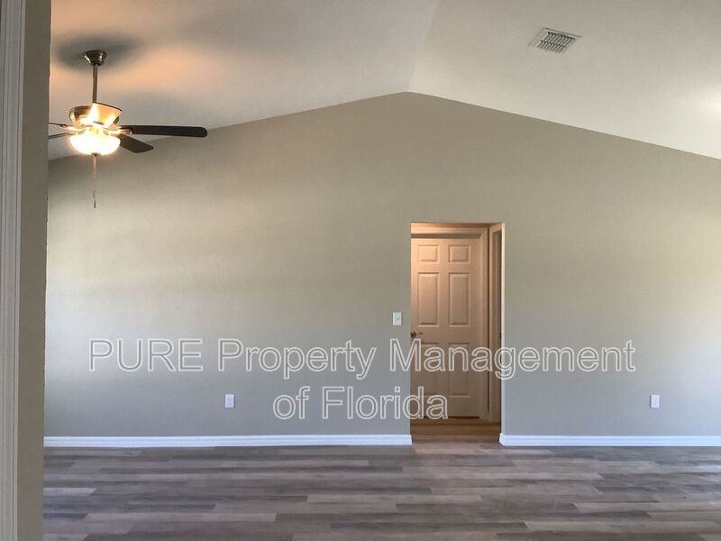 139 Pine Crse - Photo 3 of 32