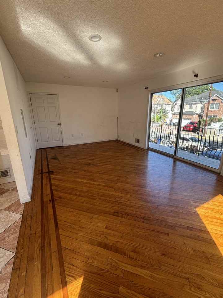 1214 Robert St #1stFL - Photo 5 of 6