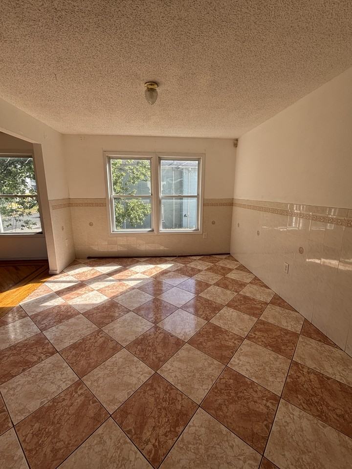 1214 Robert St #1stFL - Photo 6 of 6