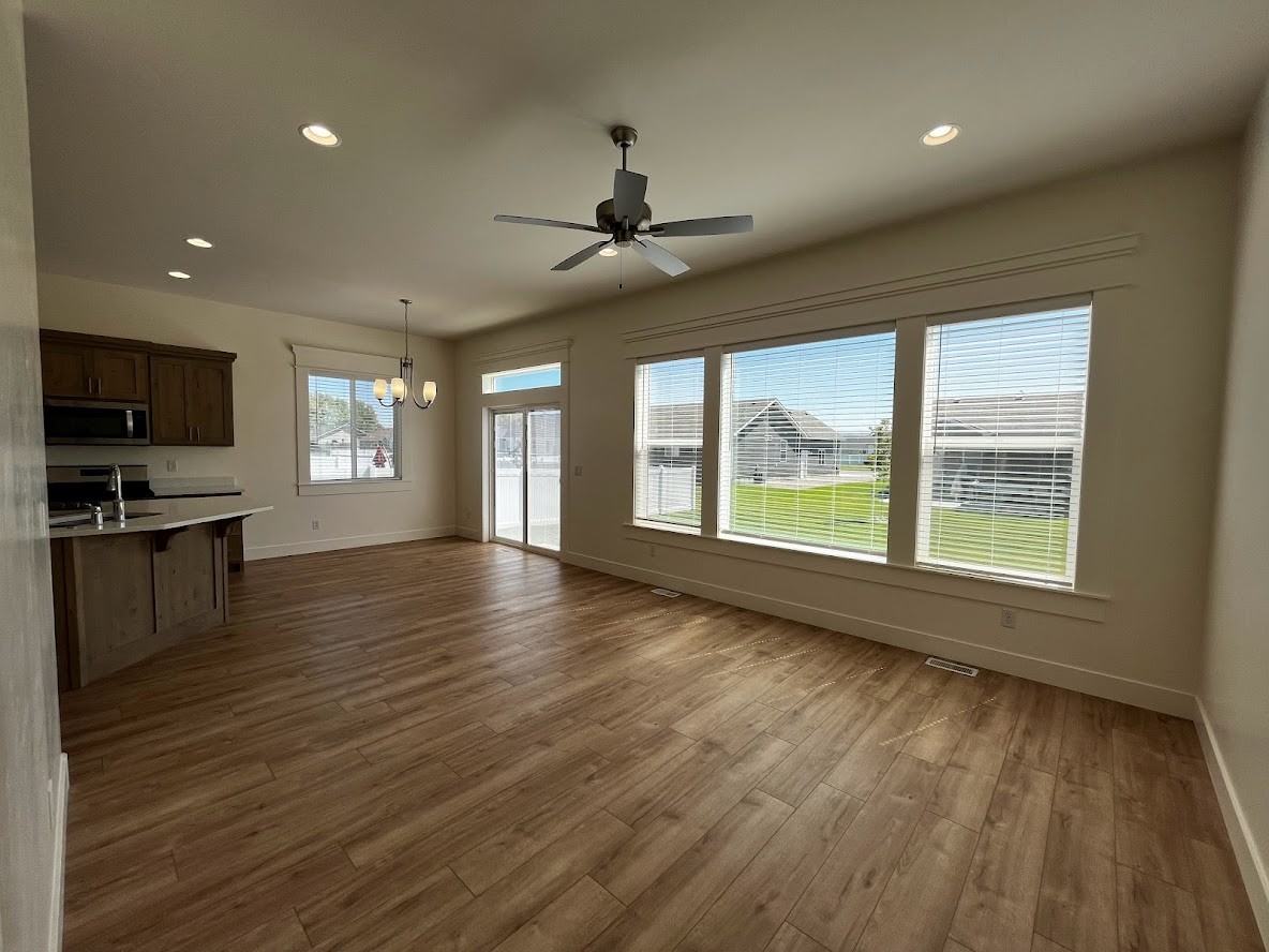 637 W Sanford St - Photo 3 of 19