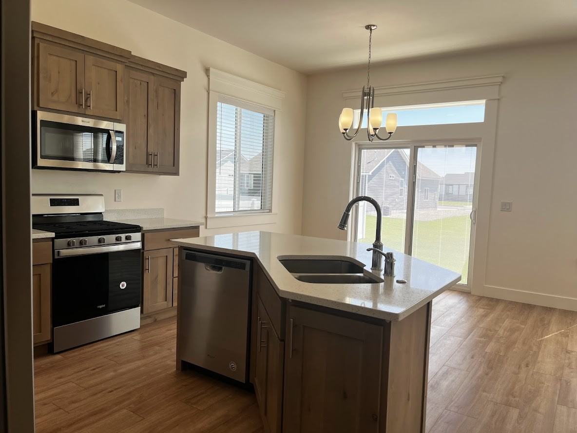 637 W Sanford St - Photo 5 of 19