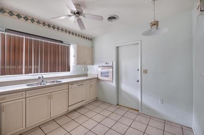 1532 Trillo Ave - Photo 6 of 16