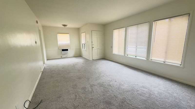 10131 Memphis Ave - Photo 2 of 19