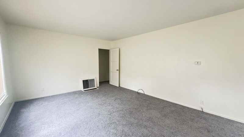 10131 Memphis Ave - Photo 4 of 19