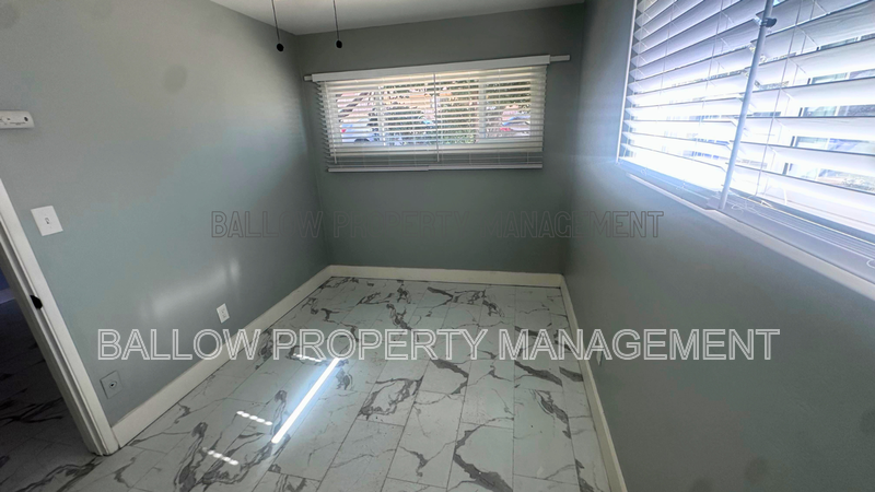 2141 E 16th St - Photo 3 of 5