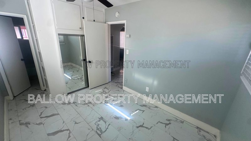 2141 E 16th St - Photo 4 of 5