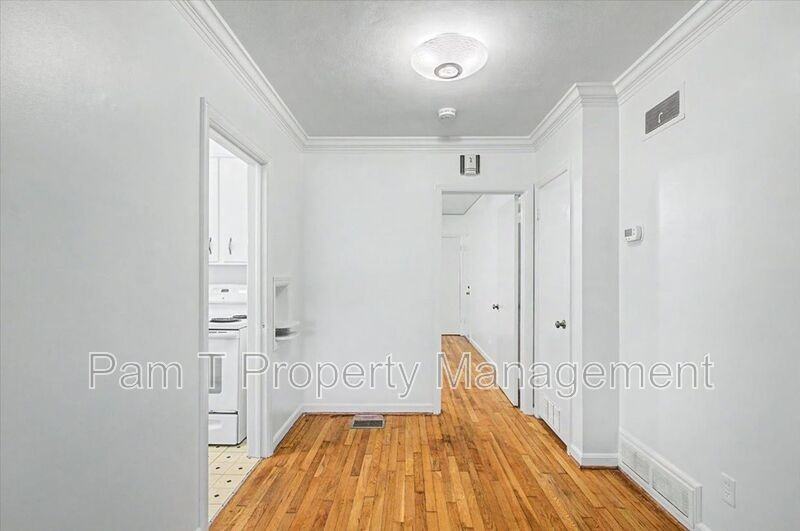 736 E 45th St #1 - Photo 7 of 17