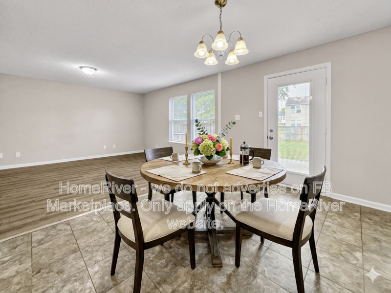 10940 Daylight Dr - Photo 3 of 27